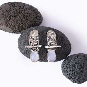 Pendientes artesanos de plata y calcedonia