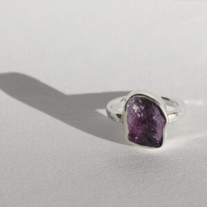 Anillo de plata y amatista