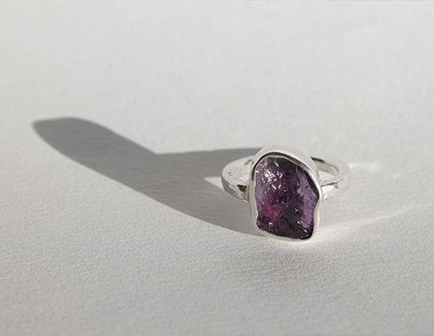 Anillo de plata y amatista