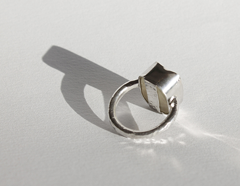 Anillo de plata y cuarzo limón