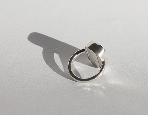 Anillo de plata y cuarzo rosa